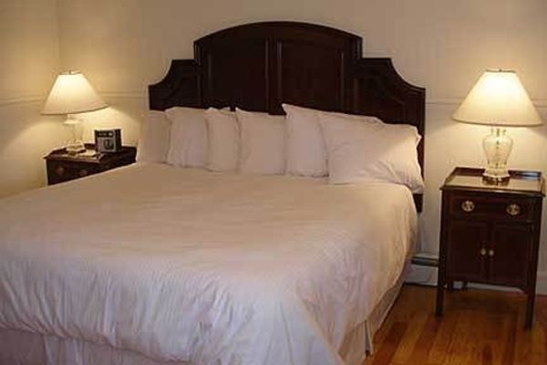 Baits Motel (Searsport)